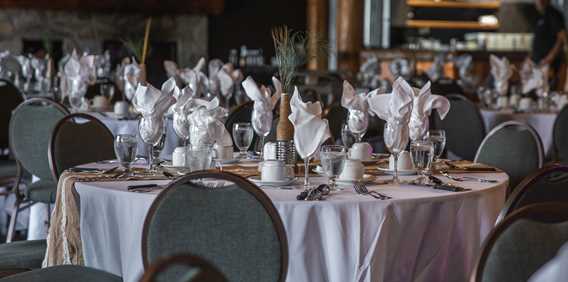 Salle de réception à l'Auberge du Lac Taureau