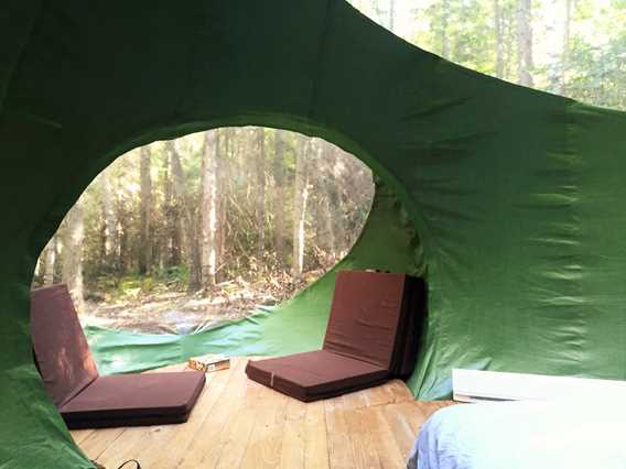 les-pieds-sur-terre-lodging-bubble-indoor