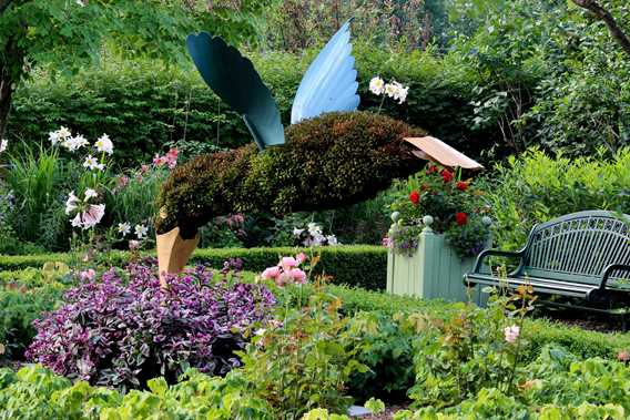 Romantic garden of Maison Antoine-Lacombe