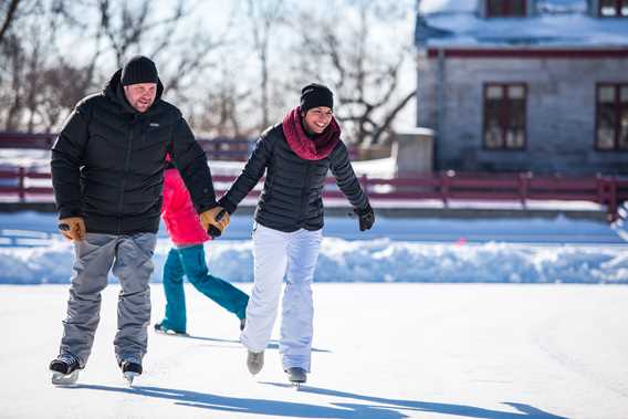 Patinoire sur l'écluse de l'Île-des-Moulins