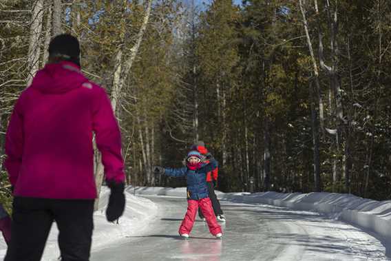 Patinoire en forêt à Saint-Donat (parc des Pionniers)