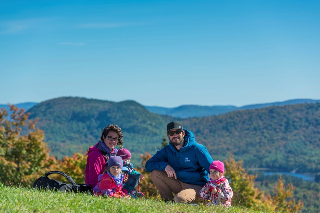 Famille au sommet du Mont La Réserve