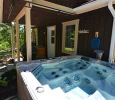 Cottage for rent with 4 seasons spa