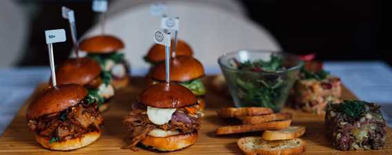 Miniburgers and tartare of Taboo cuisine rebelle restaurant