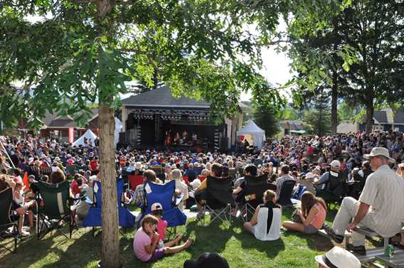 Outdoors shows at Un été tout en culture à Saint-Donat