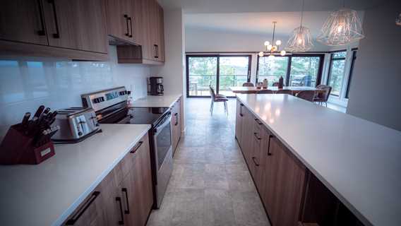 Kitchen of the cottages of La Montagne Coupée