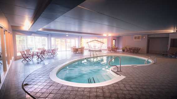 Piscine intérieure de la Montagne Coupée