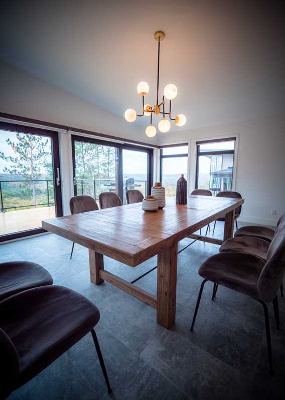 Salle à manger des chalets de La Montagne Coupée