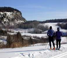 Cross-country skiing at Auberge de la Montagne Coupée