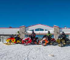 Snowmobile-package-Auberge-Cababon