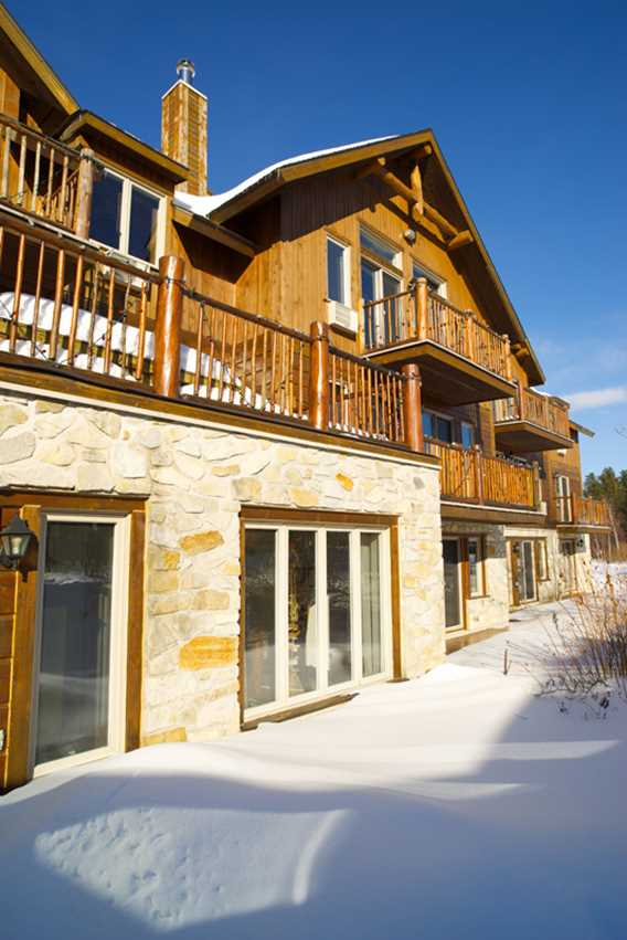 auberge-lac-taureau-hotel-winter