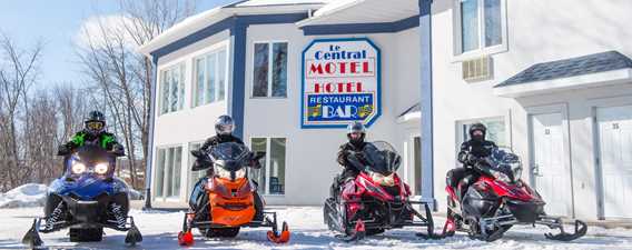 hotel-restaurant-bar-central-snowmobile