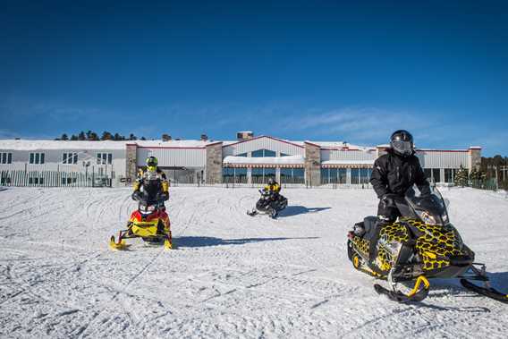 auberge-cabanon-hotel-motoneige