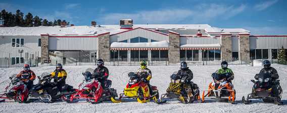 auberge-cabanon-hotel-snowmobile