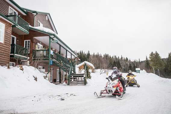 pourvoirie-domaine-bazinet-snowmobile-outfitter