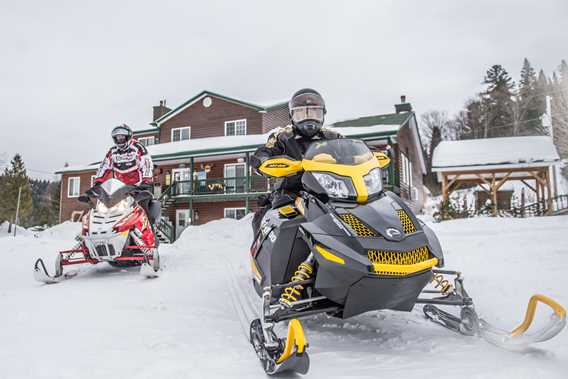 pourvoirie-domaine-bazinet-snowmobile-outfitter