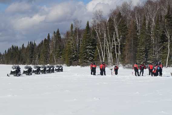 pouvoirie-pignon-rouge-mokocan-snowmobile-outfitter