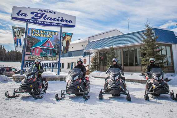 auberge-glaciere-motel-hotel-snowmobile