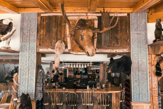 Auberge pourvoirie  La Barrière