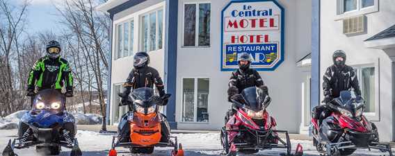 hotel-restaurant-bar-central-snowmobile