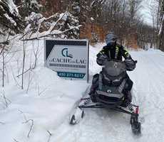 Snowmobile Cache du Lac