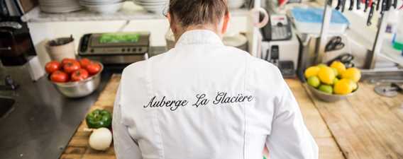 auberge-glaciere-restaurant-motoneige