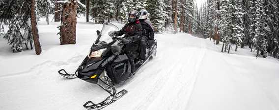 snowmobile-rental-motoneiges-gero-brp-skidoo