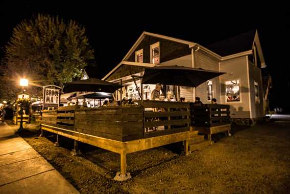 broue-malt- microbrewery-outdoor