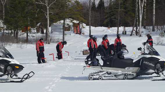 pourvoirie-pignon-rouge-mokocan-snowmobile-guide-services