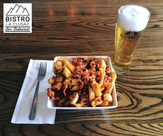 cafe-bistro-ski-montcalm-poutine