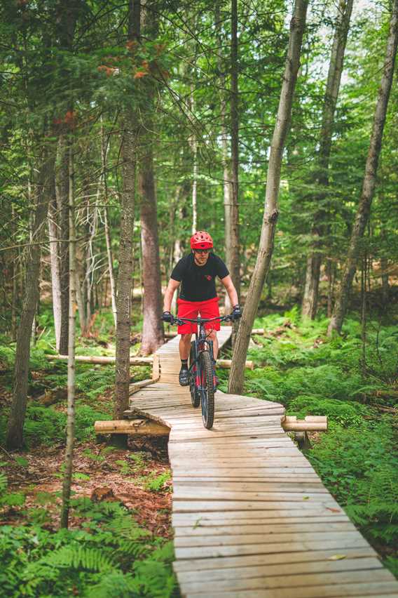 Vélo de montagne à la Tournée des Cantons de Rawdon