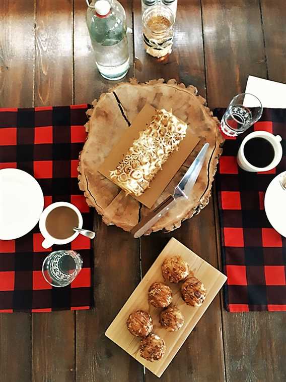 Tablée à la Cabane à sucre Côte-à-Joly