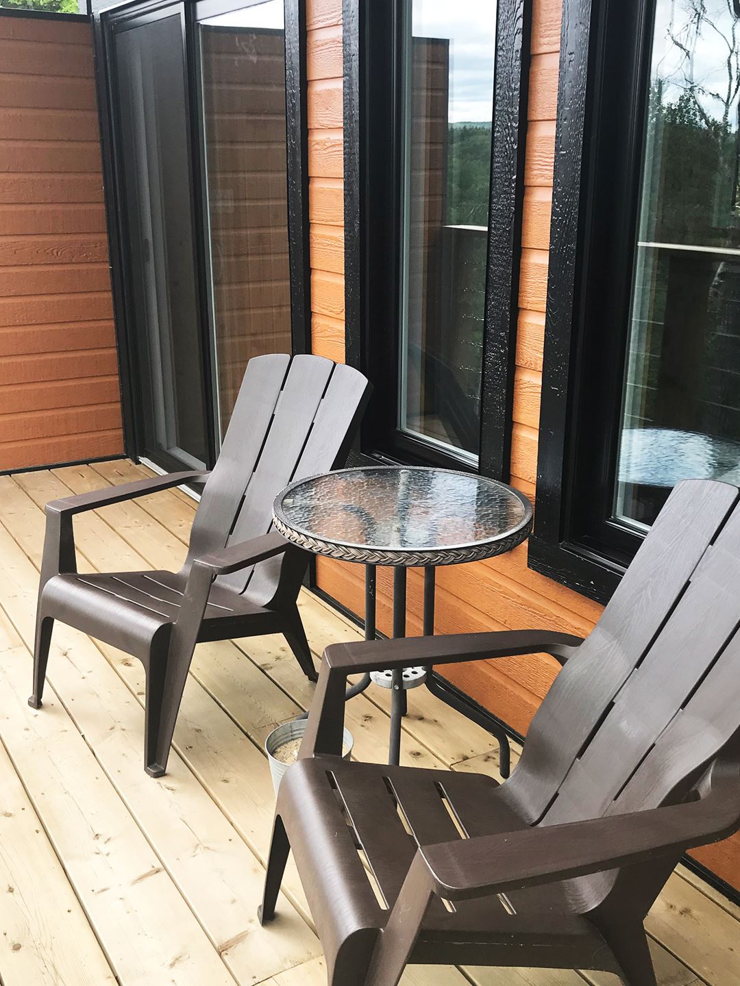 Terrasse des microrefuges chez Plaisirs passion plein air