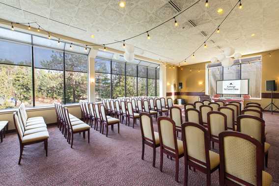 Reception room at Auberge Val Saint-Côme