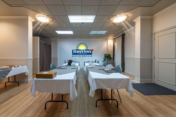 Meeting room at Days Inn