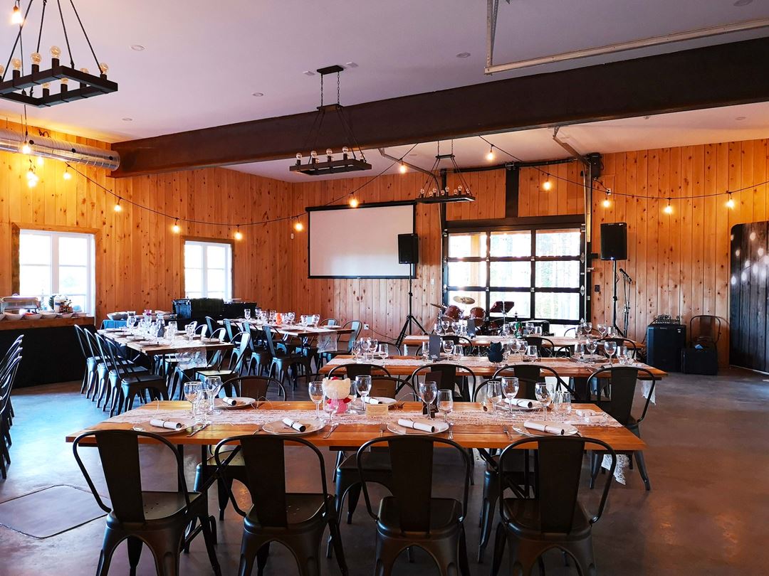 Wedding at the barn Au Chic Chalet des Chutes