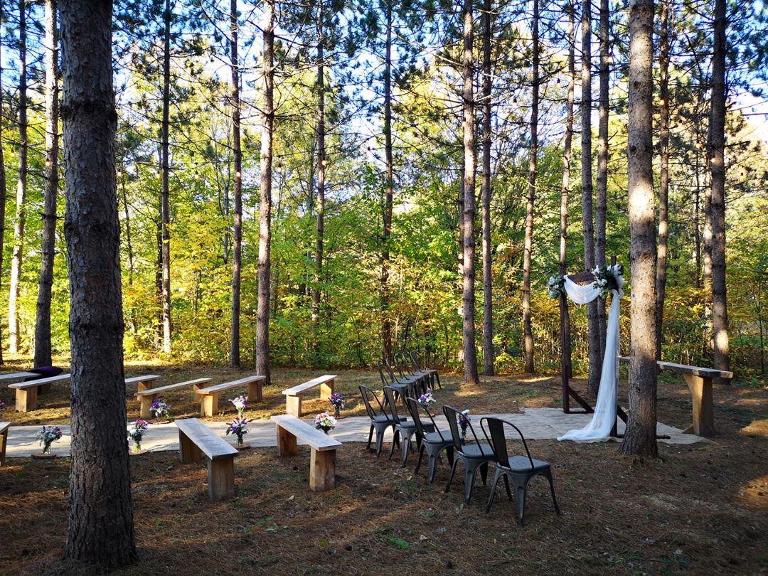 Wedding at the barn Au Chic Chalet des Chutes