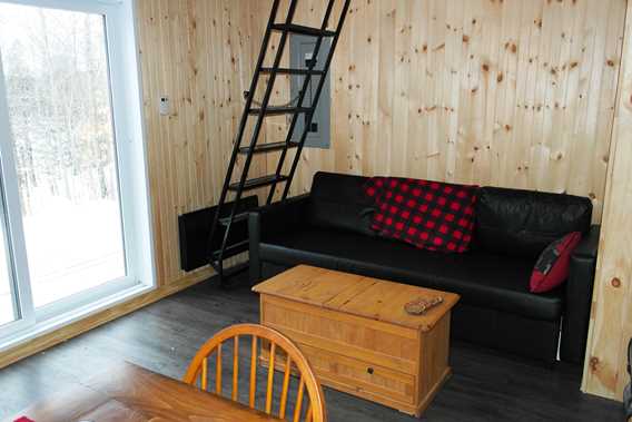 Intérieur du chalet de Ma yourte au coeur des collines