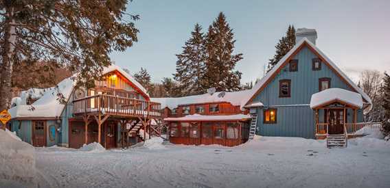 Auberge le Cheval Bleu en hiver