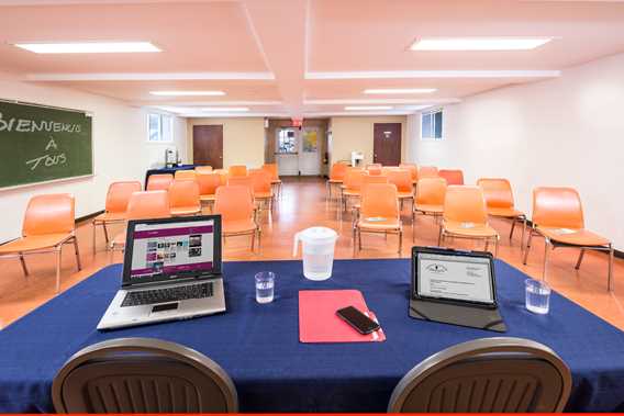 Salle de conférence au Centre de plein air L'Étincelle