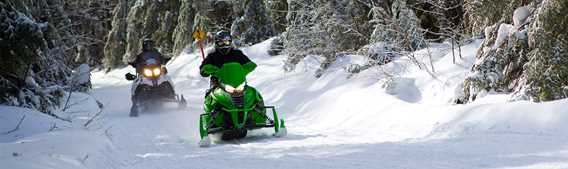 Snowmobile rental Auberge du Lac-à-l'Eau-Claire