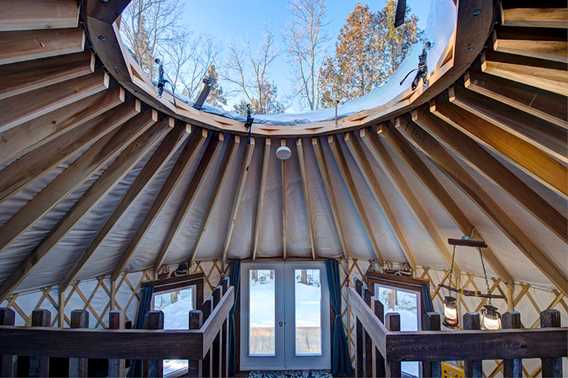 Yurt at Hébergement du Lac Copping