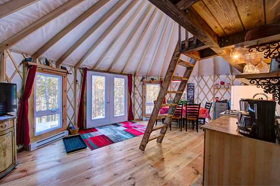 Yurt at Hébergement du Lac Copping