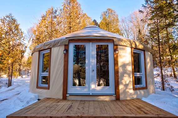 Yurt at Hébergement du Lac Copping