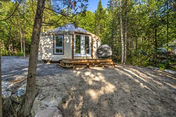 Yurt at Hébergement du Lac Copping