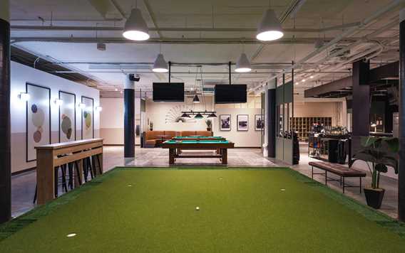 Indoor golf center Golf Expérience at Joliette