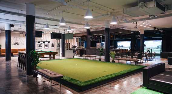 Indoor golf center Golf Expérience at Joliette