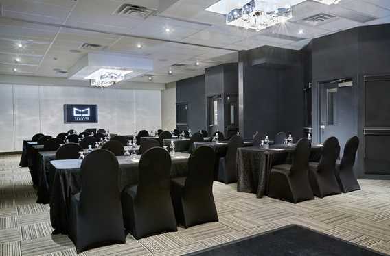 hotel-chateau-joliette-inn-meeting-room