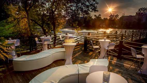 hotel-chateau-joliette-terrasse-soir