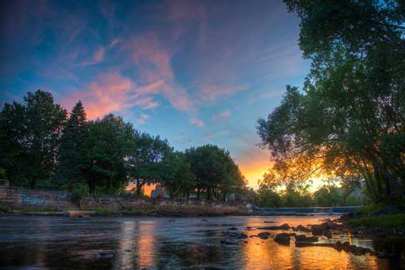 hotel-chateau-joliette-in-lassomption-river